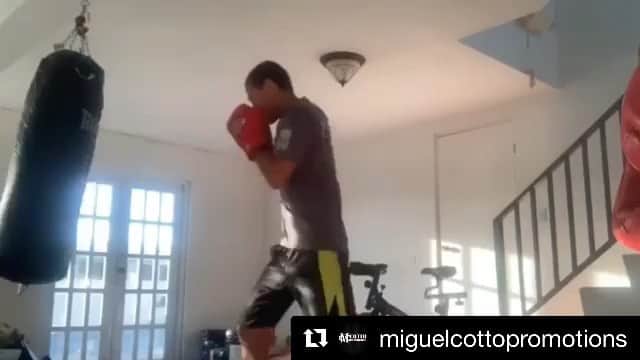 のインスタグラム：「#Repost @miguelcottopromotions ・・・ @mcwilliamsarroyo2 estaba dando pasos sólidos a una nueva oportunidad titular y por eso no ha parado de entrenar en la #40tena #McWilliams @realmiguelacotto」