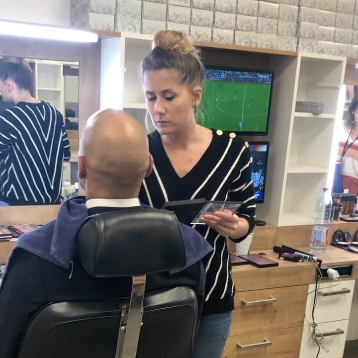 ヨアン・ベナルアンのインスタグラム：「Throwback... behind the scenes @salimbaungally PL Zone bientôt de retour....? ⚽️🎬🦅」