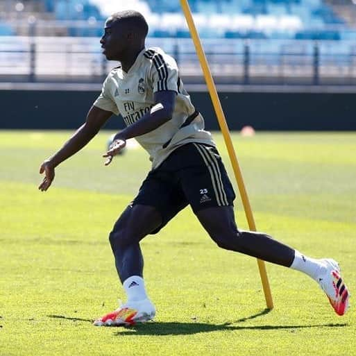 フェルランド・メンディさんのインスタグラム写真 - (フェルランド・メンディInstagram)「🔥🔥#PREDATOR @adidasfootball」6月6日 2時12分 - ferland_mendy