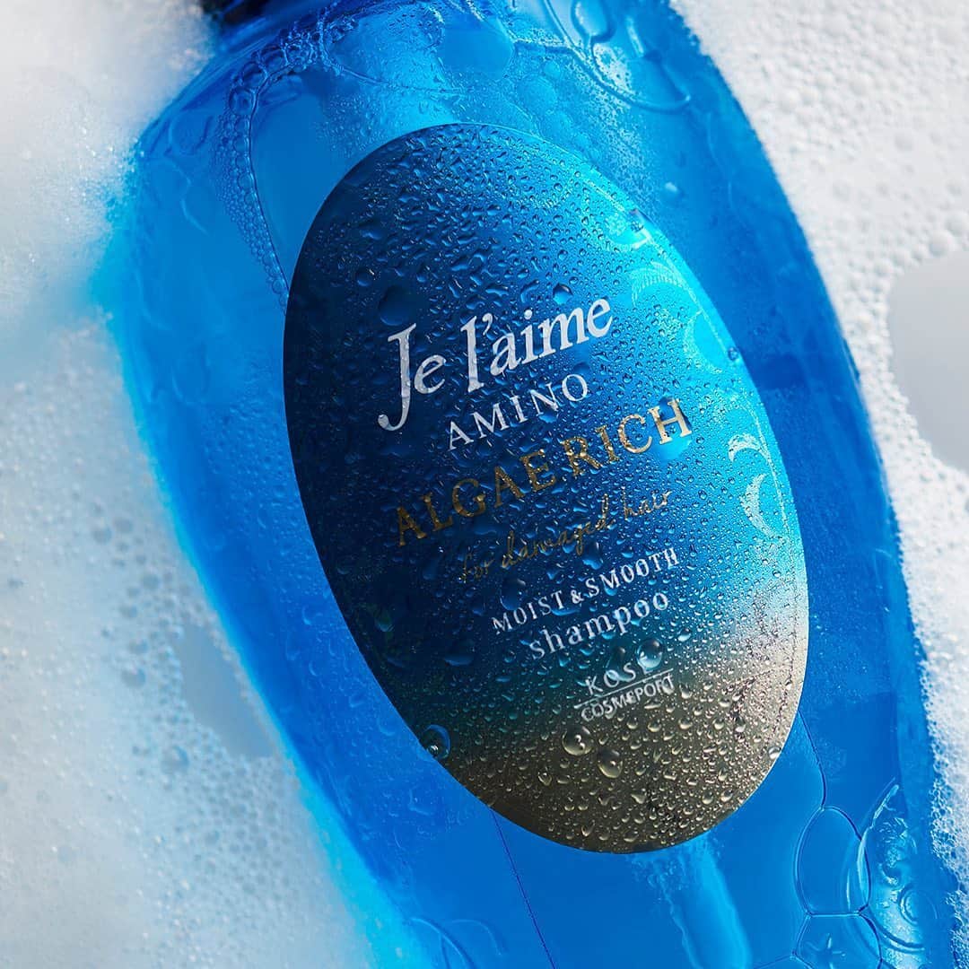 ジュレーム[Je l'aime] のインスタグラム：「豊かな泡が あなたの大切な髪を美しく洗いあげます🛁 ・ from Jelaime AMINO ALGAE RICH #KOSE #コーセー #jelaime #ジュレーム #AMINO #shampoo #シャンプー #トリートメント  #ヘアマスク #ヘアケア #スタイリング #style #ヘアスタイル #hair #髪 #バスタイム #バスルーム #salon #ヘアサロン #髪のダメージ #美髪になりたい #美髪ケア #ブルー #髪の乾燥 #コスメ好きさんと繋がりたい #ブルーが好き  #summer ＃海に行きたい #松本潤 さん #相葉雅紀 さん」