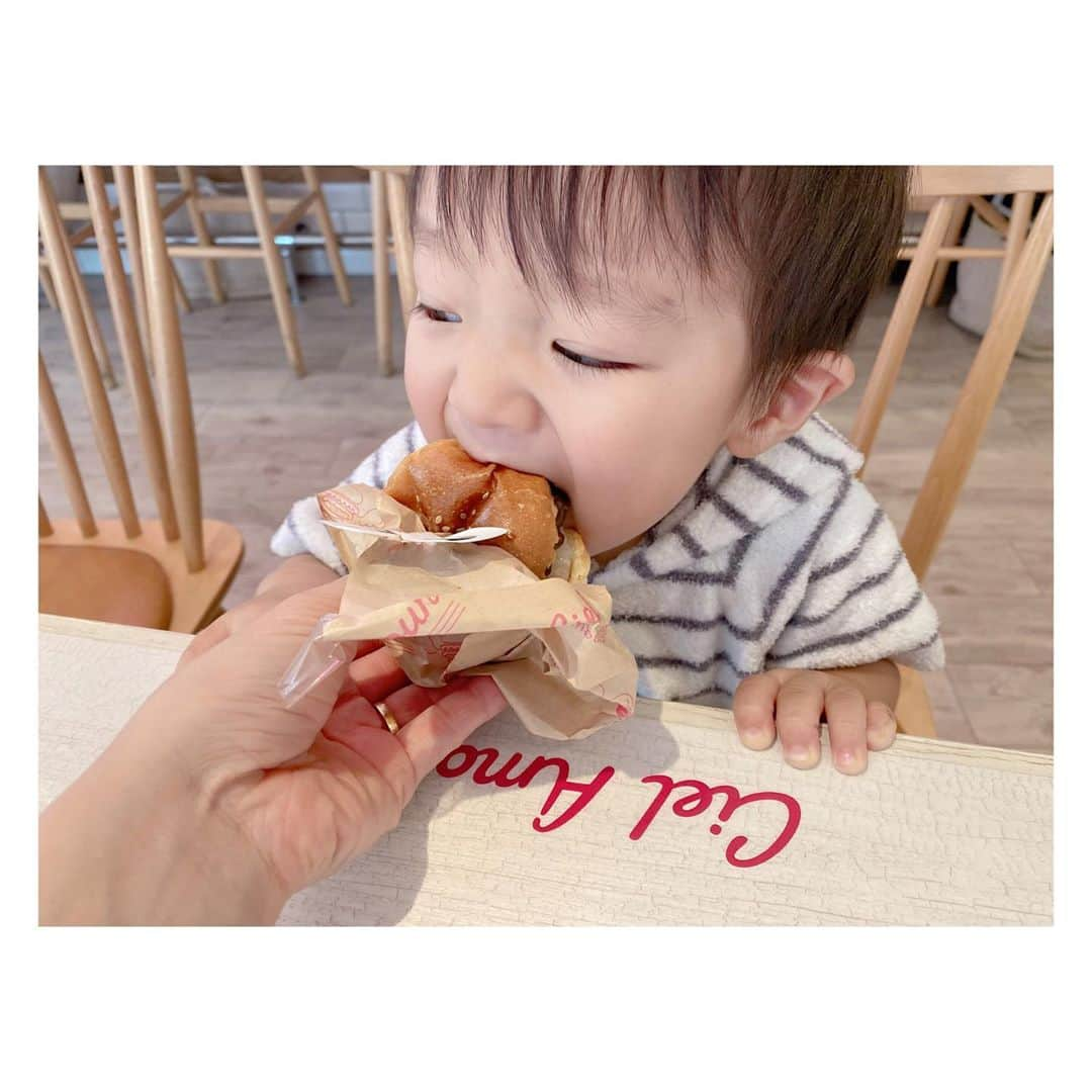 辻希美さんのインスタグラム写真 - (辻希美Instagram)「今日もシエルバーガー🍔💕 幸空もタレ抜きのシエルキッズバーガーを初めてパクリっ🍔💕 #cielamour #🍔💕 #ハンバーガー #幸空しゃん #初 #食べた瞬間 #うまっ❤️ だって #ご馳走様でした #🙏🍔💕」6月5日 17時52分 - tsujinozomi_official