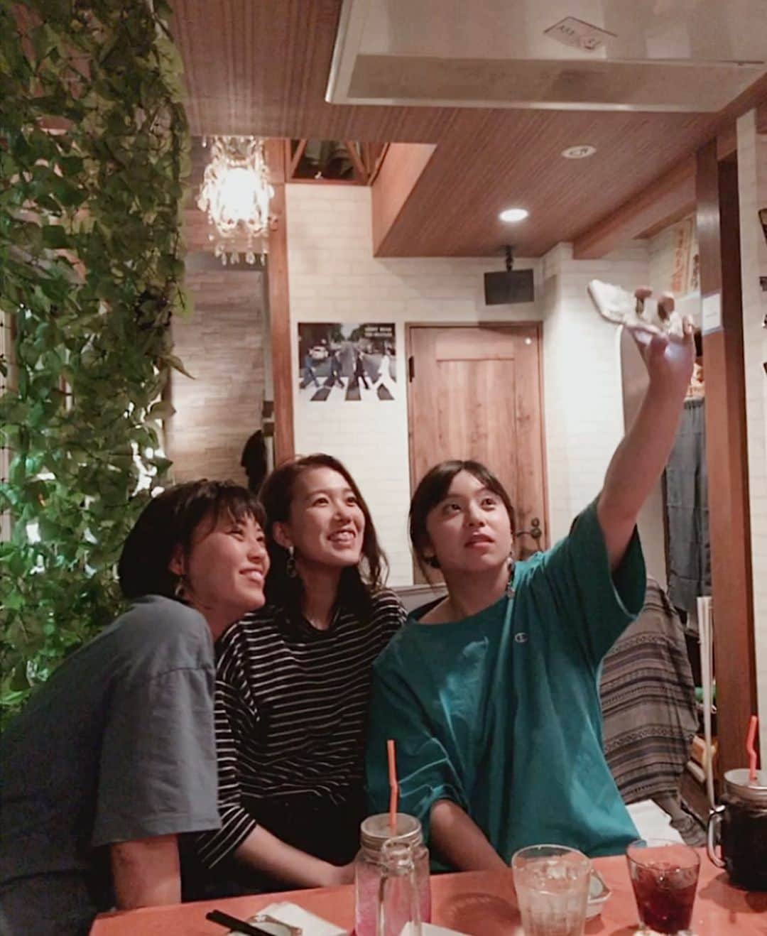 野村明日香のインスタグラム：「﻿ ﻿ 5月は2つも結婚式が延期になっちゃったし﻿ みんなに会えなくなって悲しいけど﻿ 次会えるのを楽しみにするしかない🌹﻿ ﻿ もうこの写真も1年以上前とか早すぎる﻿！！！ ﻿ ﻿」