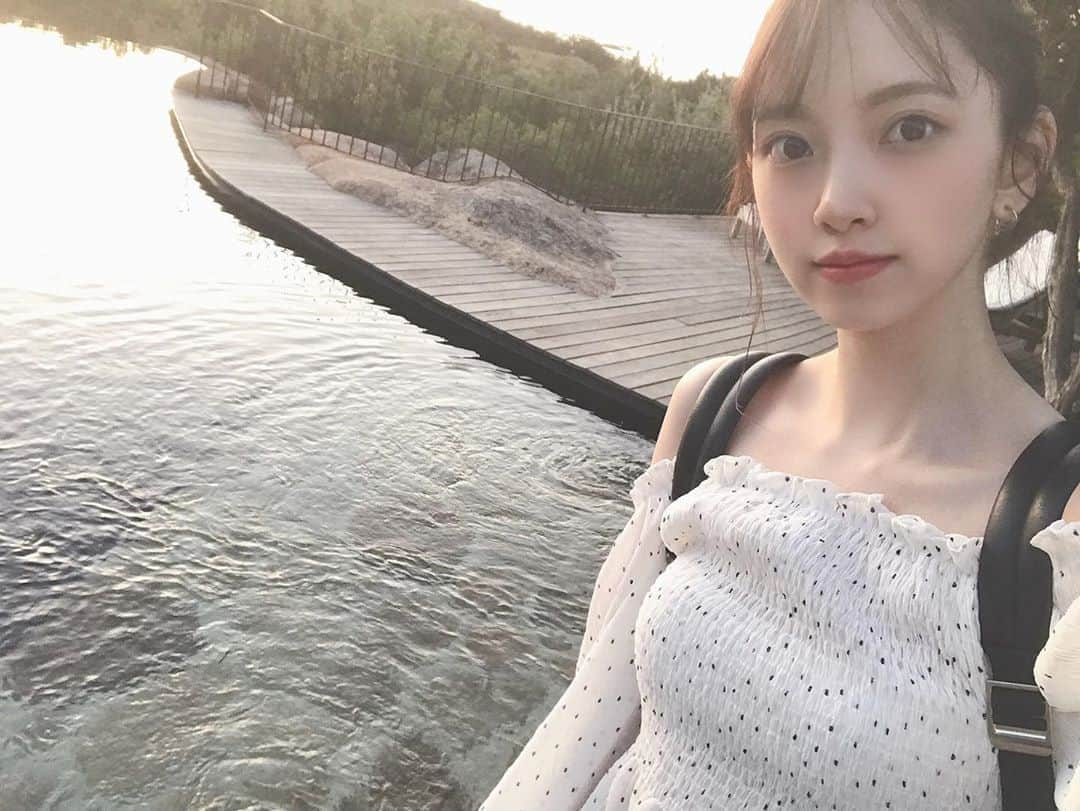 堀未央奈さんのインスタグラム写真 - (堀未央奈Instagram)「🦢 #未央奈との待ち合わせ場所  推すきっかけになった or 思い入れのある (ライブ会場や雑誌やテレビなど)の "私と待ち合わせをしたい場所"を 教えてください♩  #乃木坂46 #堀未央奈 #いつかの待ち合わせ場所」6月5日 18時31分 - horimiona_official