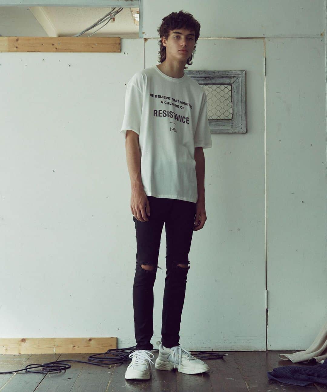 ウィザードのインスタグラム：「2020 Spring/Summer Collection “New Dawn Fades”  GRAPHIC T-SHIRT "RESISTANCE"  Offical Web Store https://wizzard.stores.jp/  #wizzard_fac #wizzard #fashion #tokyofashion #streetfashion #fashionphoto #streetwearbrand #streetwearaddicted #20ss #designersbrand #domesticbrand #2020ss」