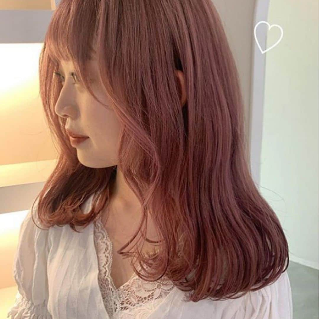 PRESSさんのインスタグラム写真 - (PRESSInstagram)「女性らしさや落ち着いた印象を与える﻿ "ラベンダーカラー" 💇🏻‍♀️🍇﻿ ﻿ 一口にラベンダーカラーと言っても﻿ 合わせる色によって印象がガラッと変わります✂︎﻿ ﻿ ラベンダー×ピンクはナチュラルなかわいさに、﻿ ラベンダー×ベージュは柔らかい印象に♡﻿ ﻿ 好みのラベンダーカラーを見つけて﻿ 夏に向けてイメチェンしよう🌻﻿ ﻿ Special thanks ❤︎﻿ @kyo_hair ﻿ @pinom___ ﻿ @momoe_1214_ ﻿ @heckshon ﻿ @tofu.airi ﻿ @mittan_0701 ﻿ ﻿ —————————————————— ㅤ﻿ ﻿ お気に入りの写真に @press.inc ﻿ タグ🏷して投稿してください♡﻿ あなたのアカウントをご紹介致します! ㅤ﻿ ㅤ﻿ —————————————————— ﻿ ﻿ ﻿  #ラベンダーカラー #パープルカラー #パープルピンク #パープルグレージュ #パープルアッシュ #パープルヘアー #パープルヘア #イメチェンカラー #ピンクパープル #ヘアカラートレンド #ヘアカラーパープル」6月5日 18時59分 - press.inc