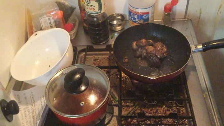 のインスタグラム：「蓮舫さんがいつも怒っているので、笑顔にしたくて手品を頑張ってみました😘  喜んで貰えるよう努力しました。  これがホンマのハートのエース、ゆうてね。 （※レバーです）  次はトムハンクス　@tomhanks さんよろしくお願いします。 ※著作権保護の観点から音階は外してます  #蓮舫チャレンジ #蓮舫好きと繋がりたい #ファインダー越しの蓮舫の世界」