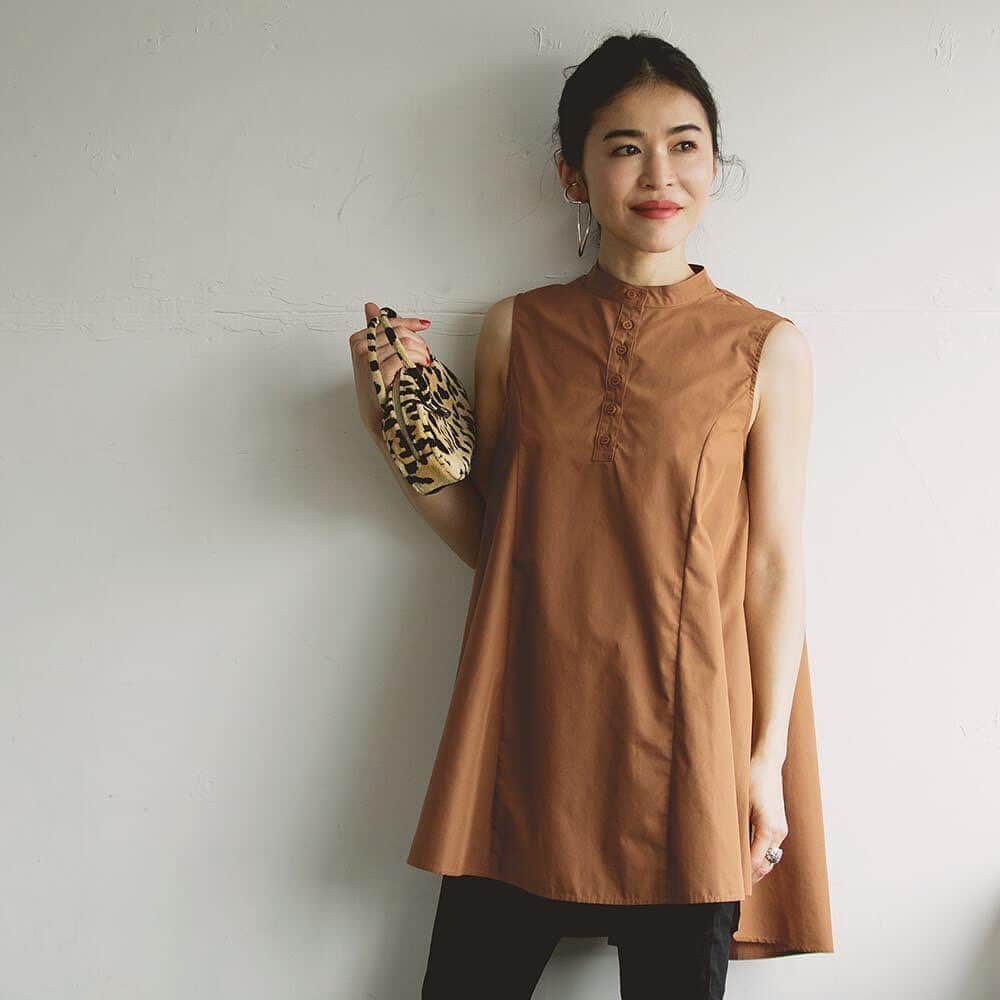 辻直子さんのインスタグラム写真 - (辻直子Instagram)「#brown#blouse#titivate #昨日思ったこと#夢みちゃった#お洋服がだいすきです#すごく楽しみにしてる  @titivatejp のトップページのURLから見てみてくださいね🌈今日から公開です  こういう色がとても好きです 今日も上から下までこんな色、着てました  太陽に似合う色が大好きなんです」6月5日 19時16分 - naoko.ts