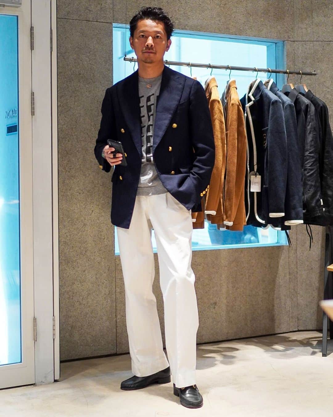 高田朋佳のインスタグラム：「Blazer style... ———————————————————————— #popupstore #東京 #reservationsonly  #takadachannel #youtuber #onlyone #newcolonialstyle #jetset #singapore #luxuryresort #colonyclothing #singaporelife #singaporestyle  #lifestyle #fashion #mensfashions #dapper #igfashion #sprezzatura」