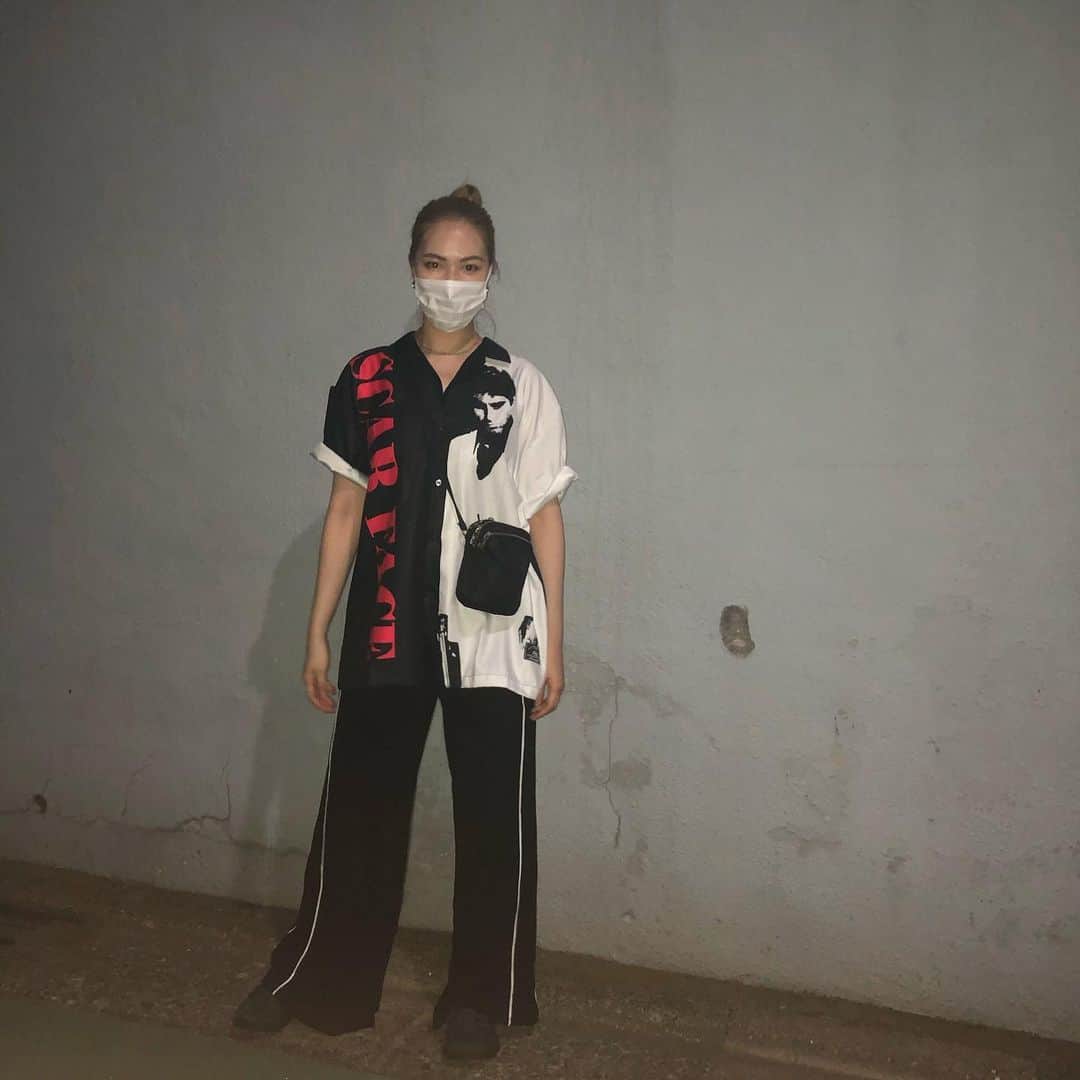 chocomooのインスタグラム：「皆さんいかがお過ごしでしょうか？ 展覧会をさせて頂くWITH HARAJUKUが今日無事にオープンされたようです🌼👏🏻 展覧会のグッズも届き出したようで嬉しいです🌼 あと昨日はTBSラジオ「エンタメExpress」に出させて頂きました🍀(思いっきり噛んでました！) では💫」