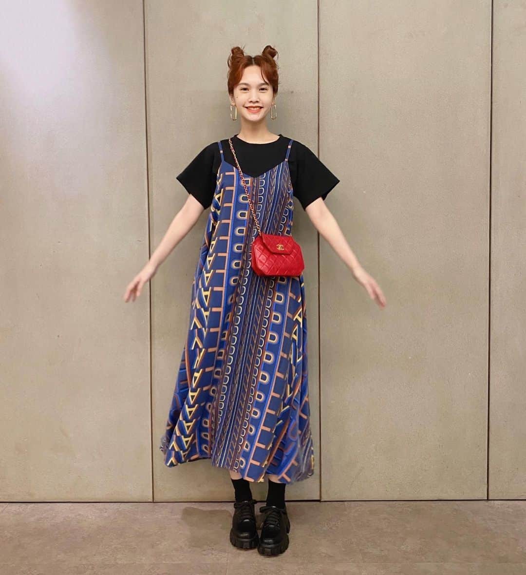 レイニー・ヤンのインスタグラム：「⭐️ 壽星這樣穿 亮點是髮型  #ootd #穿搭照」
