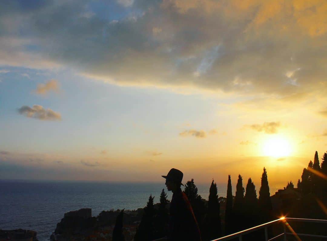 Yuya Oishiさんのインスタグラム写真 - (Yuya OishiInstagram)「Sunset of Dubrovnik…🌅﻿ ﻿ ﻿ ﻿ ﻿ ﻿ #croatia #dubrovnik  #travelling #beautiful #travel #trip #journey #travelgram #love #happy #amazing #adriaticsea  #instagood #art #worldheritage #photooftheday  #nature #traveler #sunset #instatravel #travellover  #クロアチア  #ドゥブロヴニク  #海外 #海外旅行 #旅  #旅行  #海外生活 #世界遺産 #夕日」6月5日 20時41分 - yuustaglam