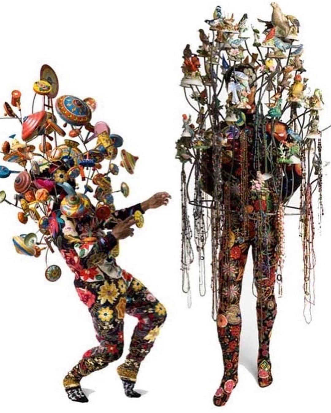 マーク・ジェイコブスさんのインスタグラム写真 - (マーク・ジェイコブスInstagram)「RECOGNIZE, APPRECIATE, and, VALUE. ・・・ WE WOULD BE NOTHING WITHOUT BLACK ARTISTS. Today is for @nickcaveart! Nick Cave creates powerful art through a blending of sculpture/performance/installation/fashion called “Soundsuits”. What started as allegorical suits of armor in response to the police brutality of Rodney King, the works have evolved into symbolic weapons of empowerment. Gender/race/class become eliminated as these works allow viewers to observe without prejudices. His art will forever be a staple in the fight towards equality. Thank you for inspiring the world/life itself. FOLLOW HIM. SHARE HIM. #howcanIbeofservicetoday #heART  #honest #openminded #willing #gratefulnothateful  REPOST @mint_fuel」6月5日 20時47分 - themarcjacobs