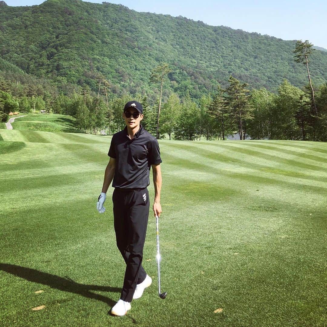 ペ・ジョンナムさんのインスタグラム写真 - (ペ・ジョンナムInstagram)「🏌🏻⛳️⛳️⛳️🌿」6月5日 20時52分 - jungnam_bae