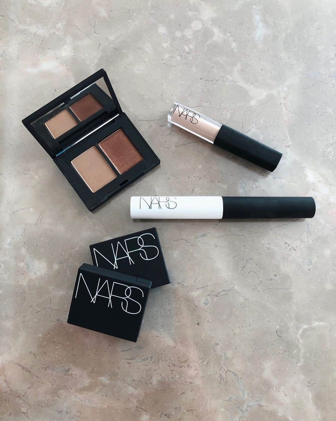 谷口紗耶香さんのインスタグラム写真 - (谷口紗耶香Instagram)「私も大好きなmakeup brandの　@narsissist 🤍 ・ 本日5日(金)から　店頭と公式オンラインshopで 「アイプロモーション」が始まったみたい❕ シングルアイシャドウをカスタマイズして専用のパレットに。 ・  #カスタムマイデュオ #NARSPartner  #instamodel#instaootd#ootd#model#japanesemodel#sayakataniguchi#shooting#kawaii#girl#mama#instafashion#japanese#today#cute#拍照#可爱#今天的衣服#谷口紗耶香#时尚#패션#귀엽다#일본인#촬영#親バカ部#ママリ#make#makeupartist」6月5日 21時02分 - saayaamam