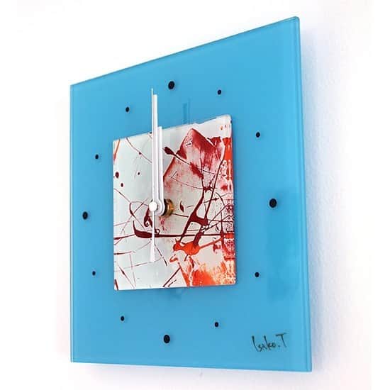comb de shioさんのインスタグラム写真 - (comb de shioInstagram)「SEA and SUN。 海と太陽。  #ブルーインテリア  時計から、アートのある生活、はじめませんか？  glass art clock by Isako TODA﻿ ﻿ #アートのある暮らし ﻿ ------------------------﻿ 【作品リスト】﻿ ﻿ ■ ﻿ ガラスアート時計・「SEA and SUN」  オンラインショップ掲載中です。﻿ 画像のタグ🏷からリンクしてます﻿ ﻿ ﻿ #combdeshio﻿ #コムデシオガラス ﻿ #コムデシオ ﻿ #ガラス作家杜多一菜子﻿ #三重県  #三重県津市  #インテリア好きな人と繋がりたい﻿ #インテリアデザイン﻿ #おしゃれインテリア #インテリアアート #壁掛けインテリア #おしゃれな部屋  #抽象画アート #寝室インテリア  #壁掛け時計 #ガラス時計 #新築祝いのプレゼント #結婚祝いのプレゼント  #おうち時間を楽しむアイテム ﻿ #artist  #interiorart #interiorartwork #artclock #glassclock #japanesecraft #clock」6月5日 21時20分 - comb_de_shio