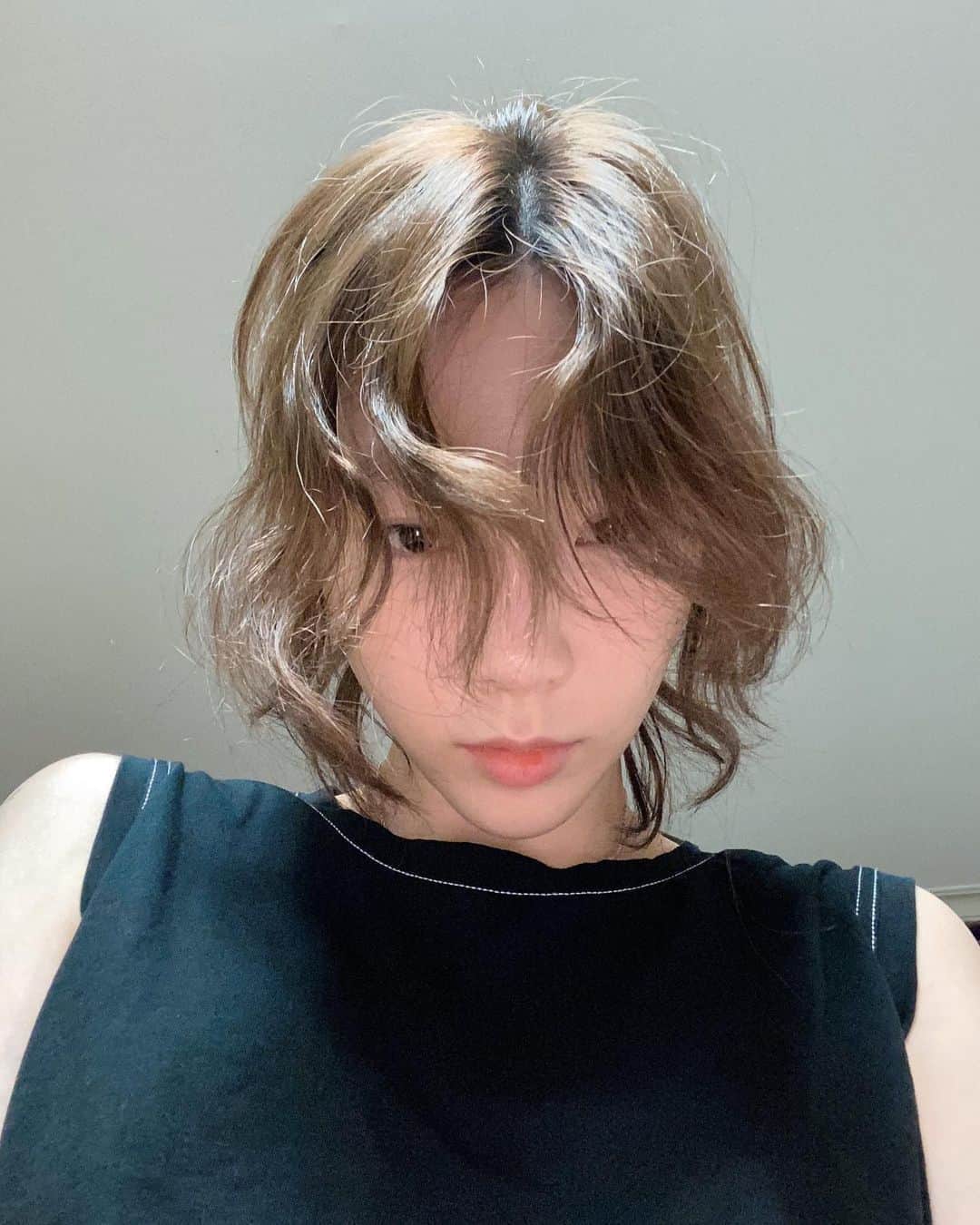 テヨン さんのインスタグラム写真 - (テヨン Instagram)「반곱슬 손들어」6月5日 21時21分 - taeyeon_ss