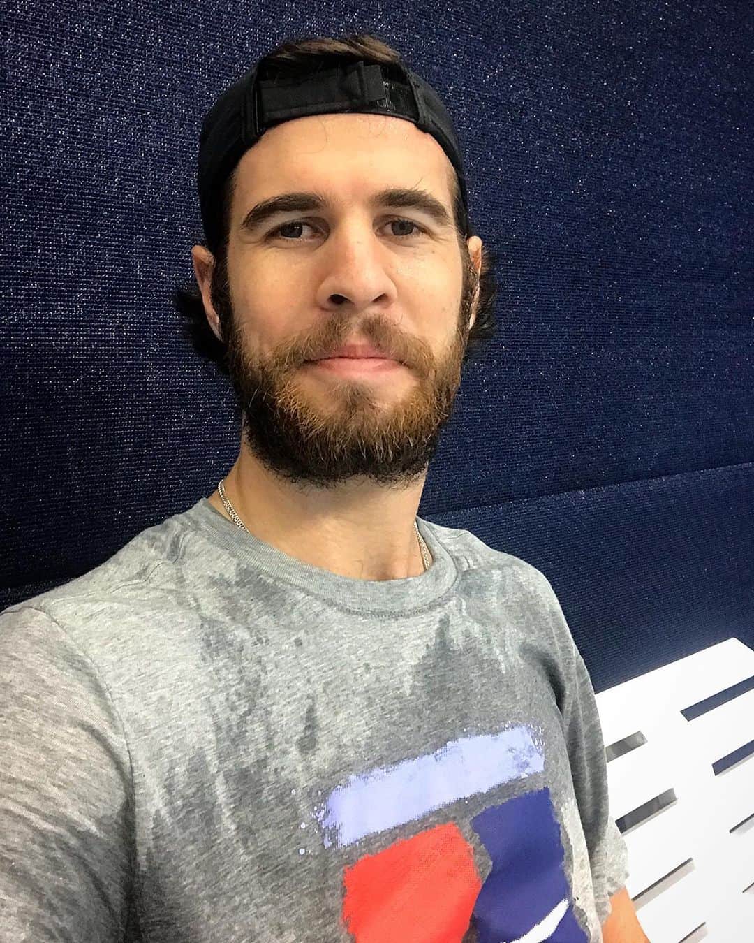 のインスタグラム：「Finally back on the court! 🎾🎾🎾 Вернулся на корт. Наконец-то!」