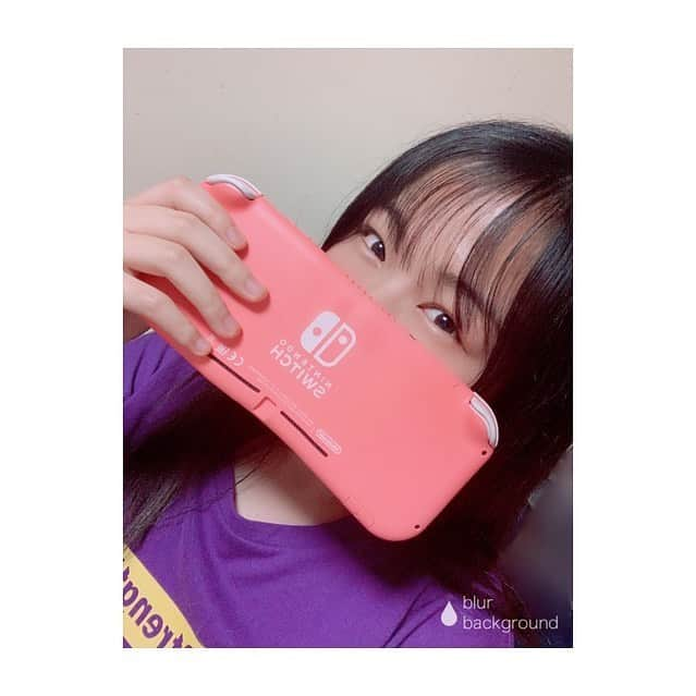 みのり（民謡ガールズ）さんのインスタグラム写真 - (みのり（民謡ガールズ）Instagram)「#念願 の🥳💜 #民謡ガールズ #みのり #お姉ちゃん #から #借りた #Switch #あつまれどうぶつの森  #あつ森 #コーラルピンク #ゲーム #ゲーム機 #楽しい #任天堂 #任天堂スイッチ」6月5日 21時25分 - wawawa_minori