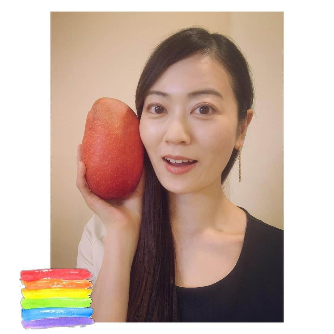 煌月爽矢さんのインスタグラム写真 - (煌月爽矢Instagram)「.﻿ .﻿ 台湾の！！！﻿ マンゴー🥭！！！！！！！﻿ ﻿ 大切なお友達（或是經紀人😂）がくれたマンゴーが美味しすぎて( ⸝⸝⸝⁼̴́◡︎⁼̴̀⸝⸝⸝)﻿ なにこれ…！！！！！﻿ ﻿ ﻿ しかも巨大！！﻿ ﻿ 日本でこれを買おうと思ったら絶対高いですよねぇ୧⃛(๑⃙⃘⁼̴̀꒳⁼̴́๑⃙⃘)୨⃛﻿ ﻿ ﻿ よく写真で見るような“四角の集団“の切り方わからない。。。﻿ 自由に切るしかない🤗﻿ ﻿ ﻿ 現在當季的水果是當然芒果♡﻿ 真的真的好吃😋﻿ 我從來沒吃過這麼甜的芒果…✨✨✨﻿ ﻿ 台灣人每天吃得到這麼好吃的芒果﻿ 很羨慕😂😂😂﻿ ﻿ #台湾﻿ #台湾生活﻿ #マンゴー﻿ #芒果﻿ #love台湾」6月5日 21時37分 - nakahara.yuuki