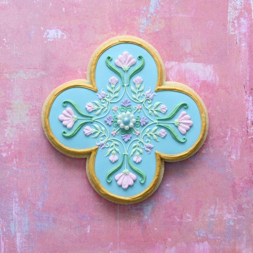 KUNIKAのインスタグラム：「Tile cookie 🌸💎🌸💎🌸 ﻿ ﻿ #artofkunika」