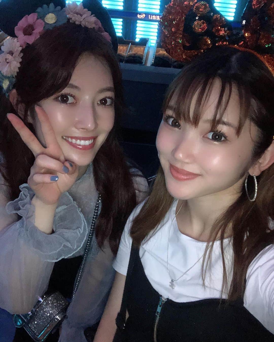 日下部美愛のインスタグラム：「昨日の答えは玲奈でした🤍🤍 簡単だったね、 この日私の雨女パワー発揮して雨ガンガンに降りました、、 前髪伸ばしてたの懐かしいな〜 みんなは前髪あり、なし、どっちが良い？ . . #fashion #makeuptutorial #makeupartist  #instagood #photo #Japan #me #selfie  #instafashion #body #bodymake  #맞팔 #사진 #데일리 #데일리룩 #인스타사진 #인스타그램 #일본인」