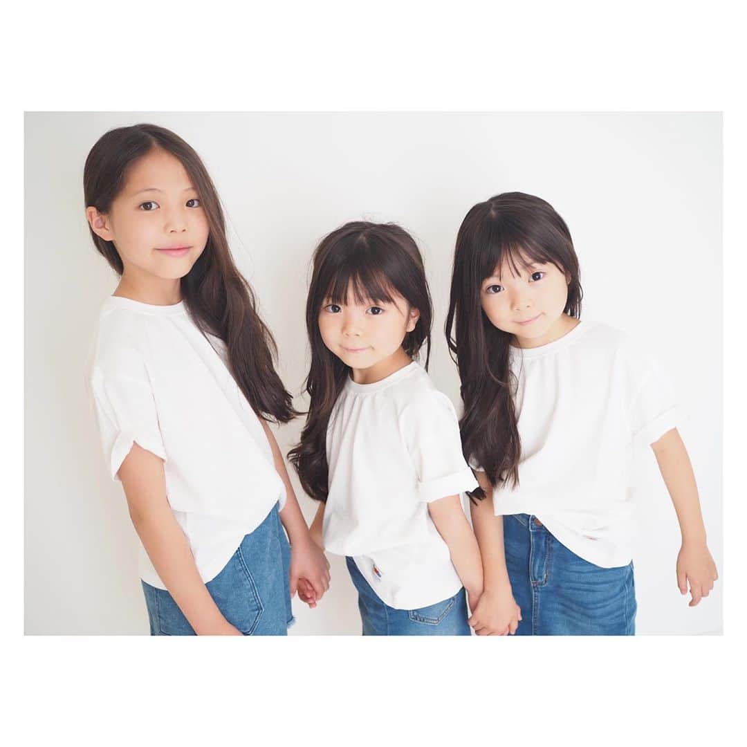 Yukiさんのインスタグラム写真 - (YukiInstagram)「遅くなりましたが6月もよろしくお願いします♡  三姉妹の楽しみにしていた小学校生活がスタート✩.*˚ どんどんお友達も増えて、三姉妹も楽しく過ごせてます☺️💕 別々の時間に分散登校するので、3人小学生の生活は予想以上に大変で、アタフタしてる毎日だけどそれでも 三姉妹の嬉しそうな表情を見れて本当に嬉しい😂✨ 長女がまた一気に背が伸びました👀✨ 学校コーデにも重宝しているトップスは @fromfirstmusee  で一目惚れ♡♡ 後ろ姿も可愛いのでblogに載せますね☺️💕」6月5日 22時31分 - yukikuu96