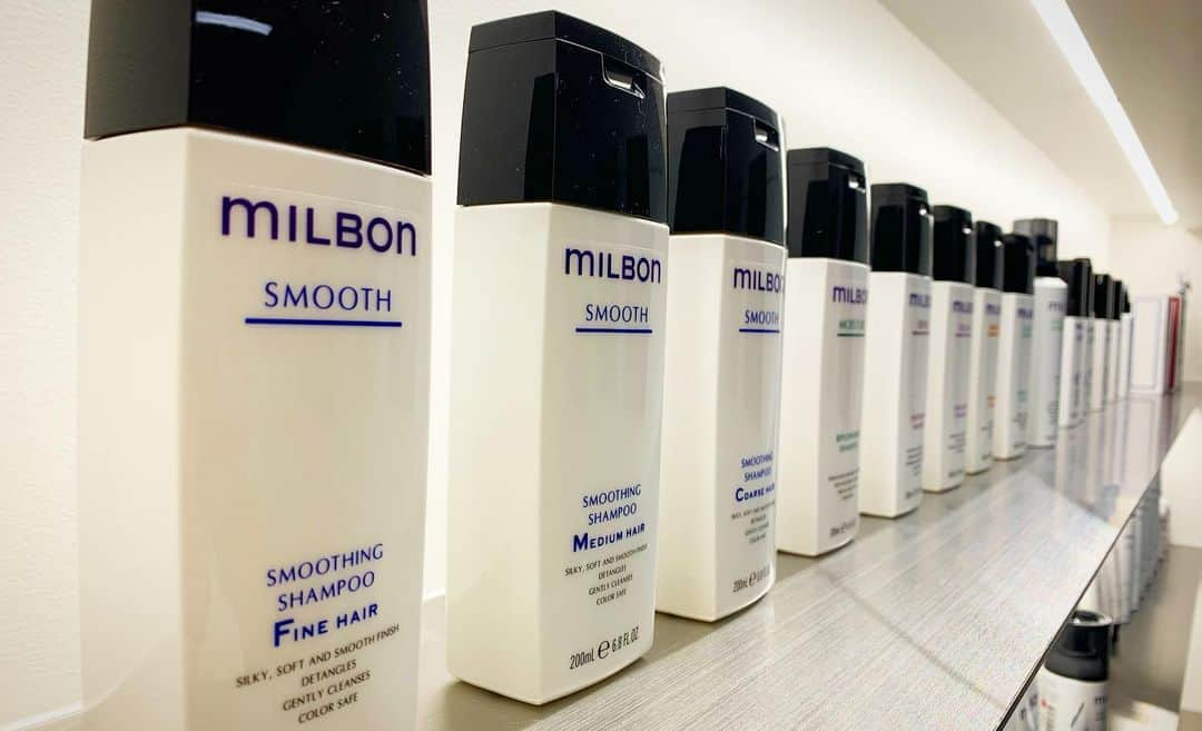 "milbon"（ミルボン）さんのインスタグラム写真 - ("milbon"（ミルボン）Instagram)「【360°  Beautiful Hair】 ・ There are technologies that are not senses. ・ Elucidation of phenomena, identification of causes, countermeasures. ・ Everything has science and technology.  That is why “milbon” can make your hair 360° beautiful. ＊ 感覚ではないテクノロジーがある。 ・ 現象解明、原因特定、対策 ・ 全てにサイエンスとテクノロジーがある。 だからこそあなたの髪を360° Beautiful Hairに“milbon”は導けます。 ・ ・ ◆“milbon”は美容室専売品です。 お取扱いサロンは、プロフィール欄にありますサロンロケーターにてご確認ください。 ＊ #milbon #globalmilbon #haircare #heat #simple #mode #monochrome #monotone #hairmake #ミルボン #グローバルミルボン #シャンプー #トリートメント #アウトバストリートメント #洗い流さないトリートメント#ヘアケア #モノクロ #モノトーン #白黒 #おうち時間 #頭皮ケア #くせ毛  #スタイリング剤 #シンプル #モード」6月5日 22時36分 - milbon_gm