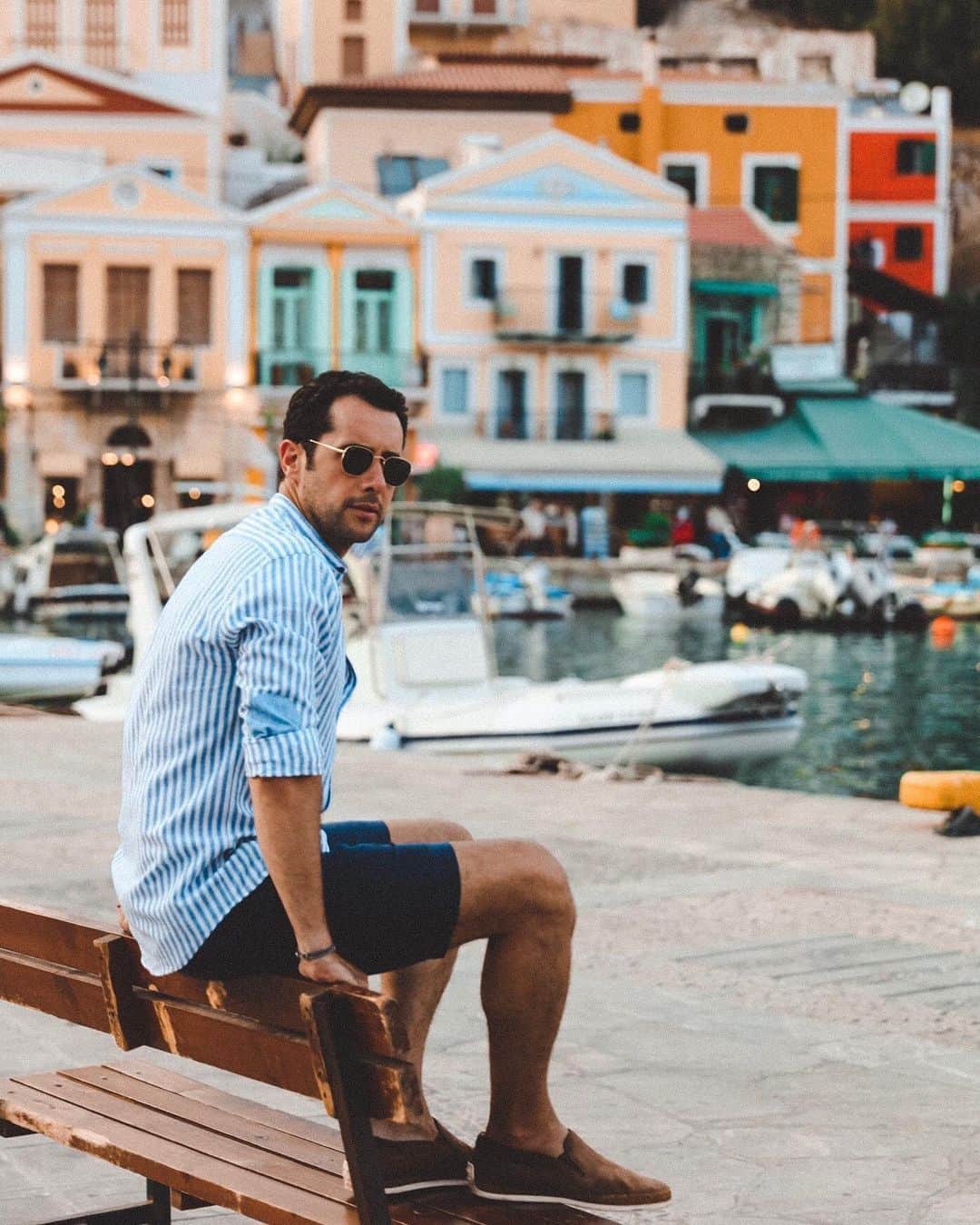 Sezgin YILMAZのインスタグラム：「iyi gelmez mi hiç deniz havası playing in the background.. 🎶」