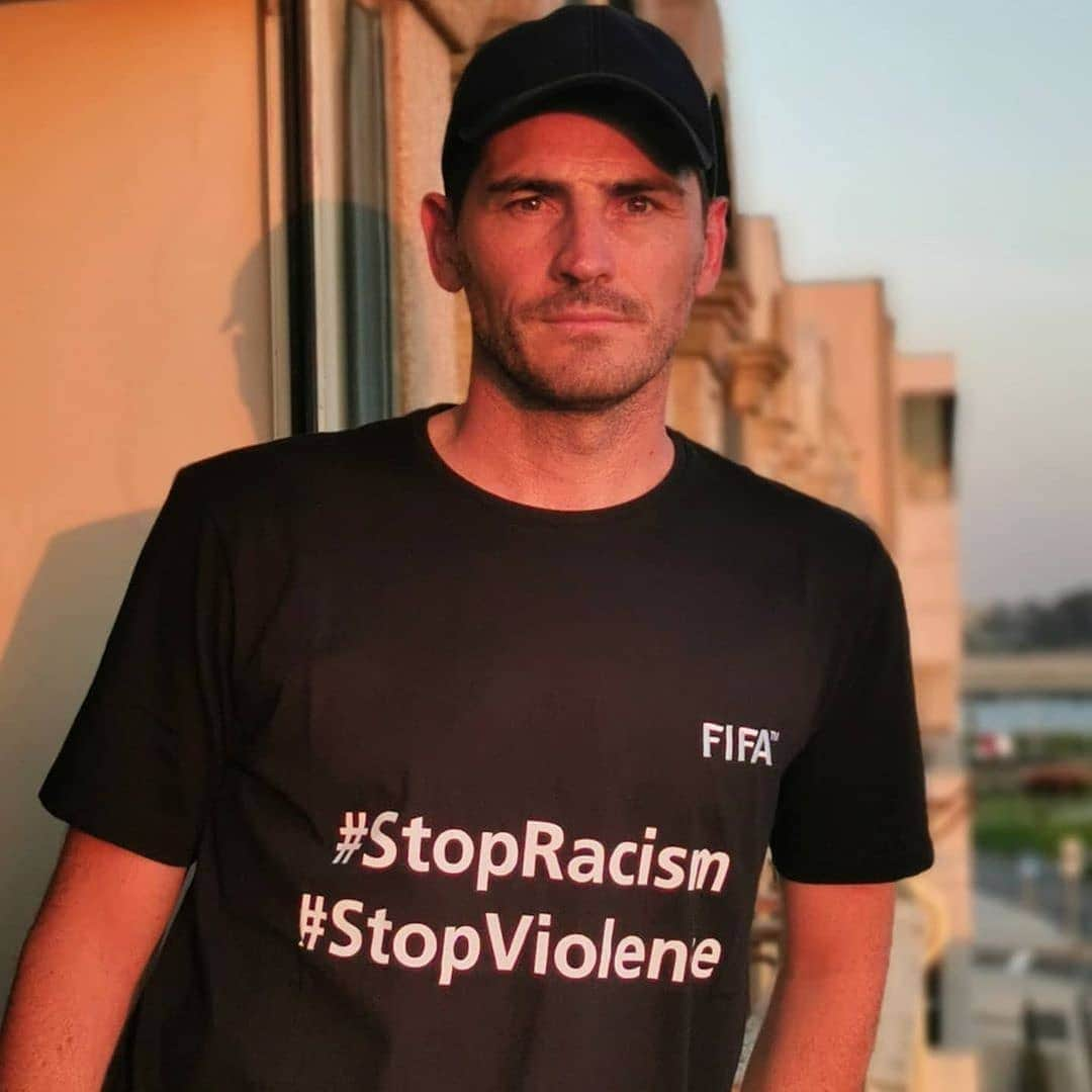 イケル・カシージャスさんのインスタグラム写真 - (イケル・カシージャスInstagram)「No to racism 🙏🏻 #ikercasillas #casillas」6月5日 22時50分 - ikercasillasoficial