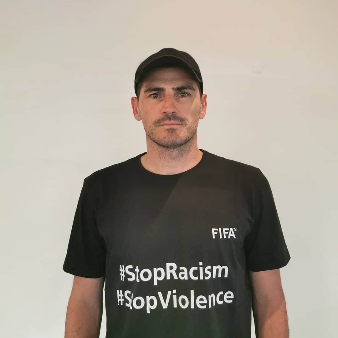 イケル・カシージャスさんのインスタグラム写真 - (イケル・カシージャスInstagram)「No to racism 🙏🏻 #ikercasillas #casillas」6月5日 22時50分 - ikercasillasoficial