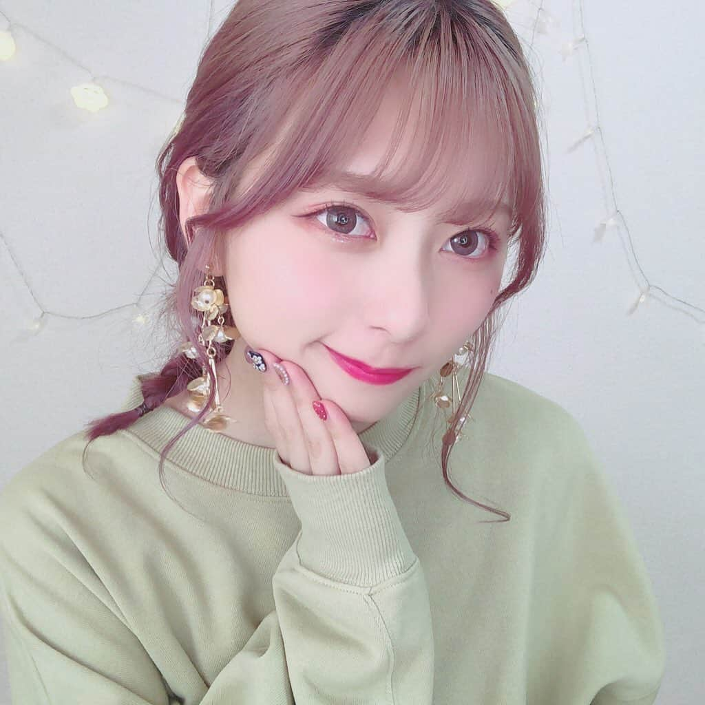 ななこさんのインスタグラム写真 - (ななこInstagram)「なんと22歳になりました🥗🥝🧁 19歳の時にYouTube始めたからなんだかあっという間で驚いています🧃 まだまだ夢を沢山叶えていきたいです 沢山のお祝いの言葉をありがとうございました😿🖤🤎幸せです 22歳は感謝を忘れず丁寧に生きていきます🥱これからもよろしくね🤍🤍割と最近の写真を添えて たくさんDMストーリーとかタグ付けありがとう！みるねー！！！」6月5日 23時09分 - _nana._.com_