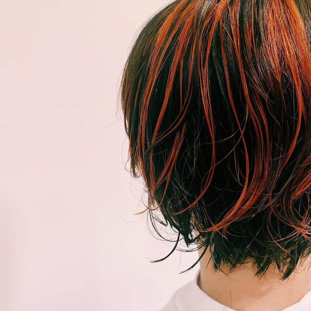 熊田和花さんのインスタグラム写真 - (熊田和花Instagram)「・ #hairmodel  #orange #hilight  本当に可愛い髪にして貰いました… 念願のオレンジ🍊嬉しい。 三重野本当にありがとう！😢🧡 よっちゃんもありがとう！！ 2人とももうすぐスタイリストだそうです！素敵な美容師さんたち。」6月5日 23時34分 - wa_flower_