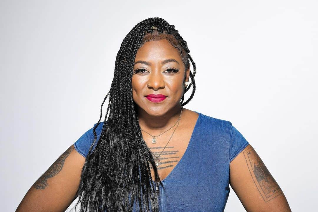 セレーナ・ゴメスさんのインスタグラム写真 - (セレーナ・ゴメスInstagram)「Please meet Alicia Garza (@chasinggarza). She co-created #BlackLivesMatter, runs the @BlackFuturesLab to make Black communities powerful, has her own podcast at @ladydonttakenopod, and is an all around force for change. Alicia is taking over my account today!」6月6日 0時33分 - selenagomez