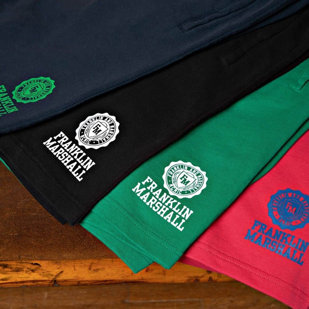 フランクリン&マーシャルのインスタグラム：「FRANKLIN & MARSHALL  SS2020 COLLECTION  Classic styles enhanced by autenticity  #franklinandmarshall #newcollection #ss20 #shorts」