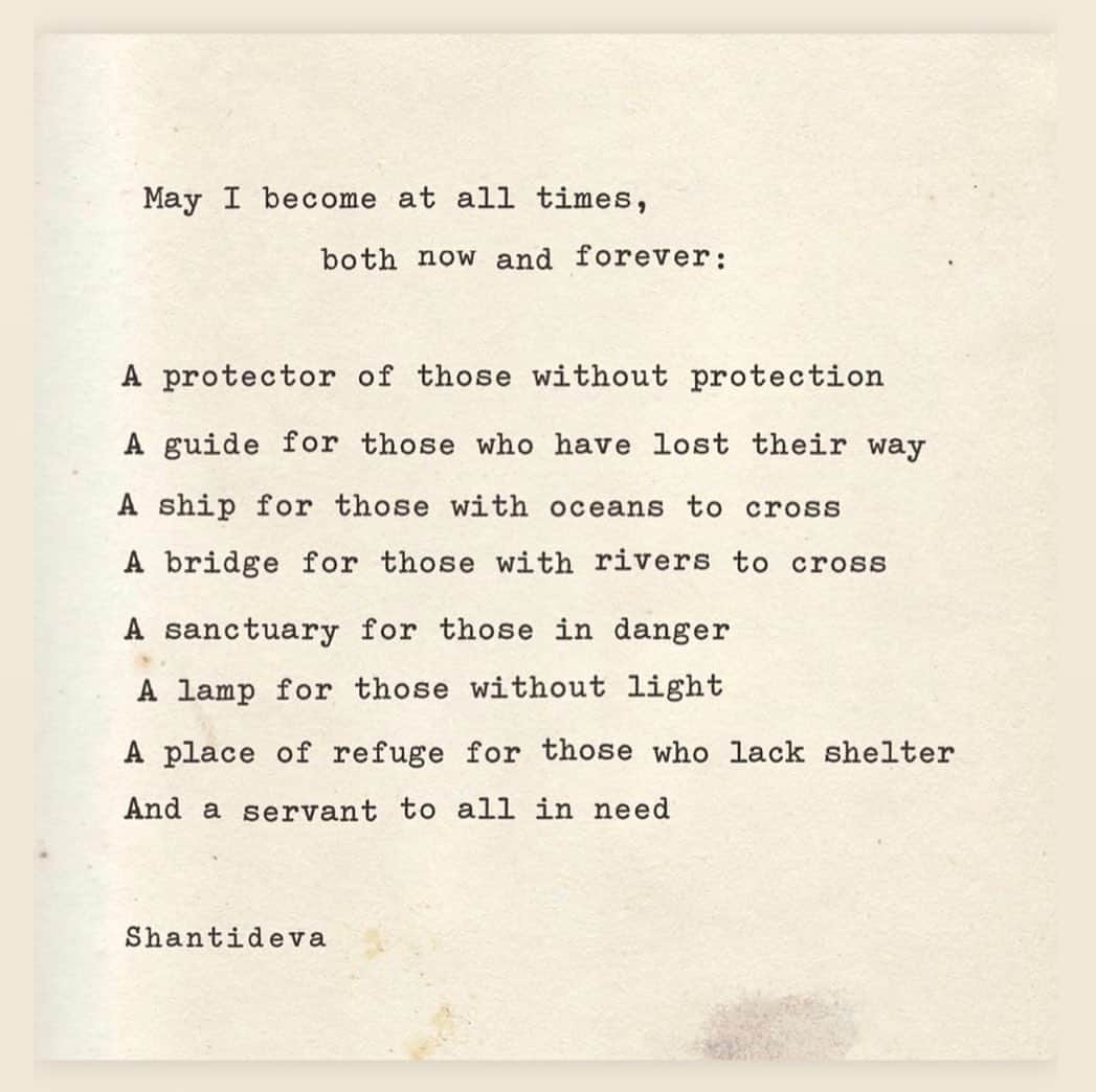 クリスティーナ・ペリーのインスタグラム：「this. to everyone who doesn’t get it: THIS. stop defending an old story and old ideal and old belief system. be of service. period. put your defenses down and be of service. practice what you preach and be of service. stand on the right side of history and be of service. imagine being mistreated your whole life and having to spend this time just convincing people you’ve been mistreated. where is the humility? put your privilege down and be of service. lean into the part of you that knows something has to change, and be of service. be an ally. BE. OF. SERVICE.」