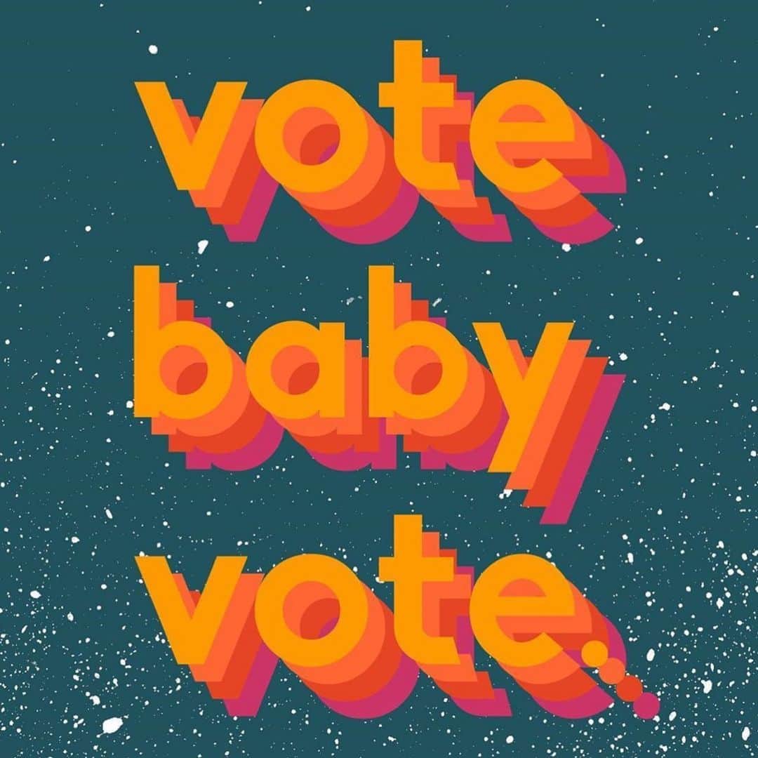 のインスタグラム：「The message is simple, if you want change, VOTE. We must continue to use our collective voting power to create an elected governmental body that represents the people #votebabyvote」