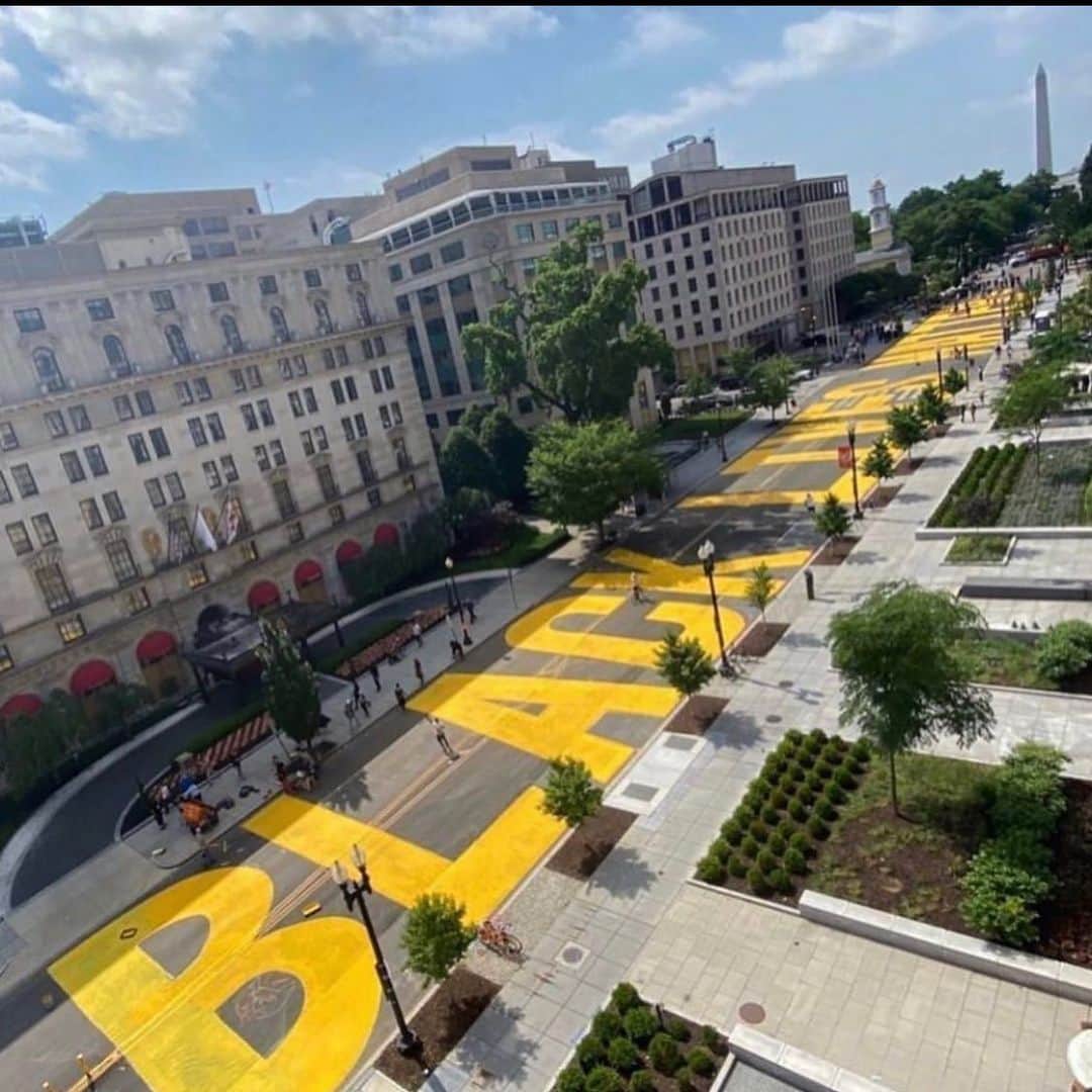 ダミアン･クーラッシュのインスタグラム：「Makes me proud to be from #washingtondc - edit after reading comments: let’s hope this performance signals a meaningful change of direction for the mayor.  Repost @sixstreeteats and @kafidrexel」
