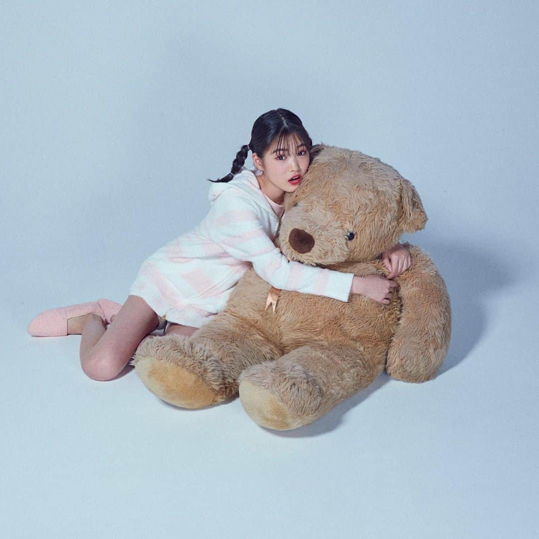 ニコ☆プチさんのインスタグラム写真 - (ニコ☆プチInstagram)「6月号の卒モ特集見てくれたかな？﻿ ﻿ ﻿ 誌面には載せきれなかった激カワショットを、特別に公開しちゃいます💖﻿ ﻿ ﻿ 今日はちゃまことマアヤ🍼﻿ ﻿ ﻿ ﻿ 愛されベイビーなちゃまが、憧れのめるるちゃんをイメージしてみたよ💜﻿ ﻿ ﻿ ﻿ #ニコプチ﻿ #丸山真亜弥﻿ #ちゃま」6月6日 11時08分 - nicopuchi_official