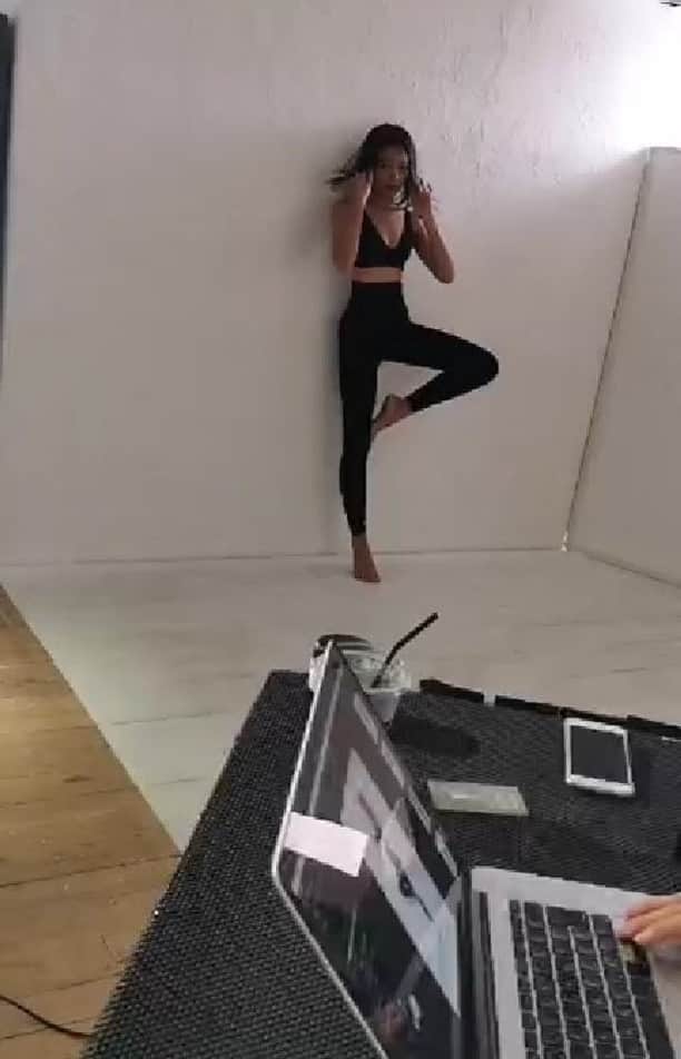 脇田恵子のインスタグラム：「着圧スパッツの撮影よ」