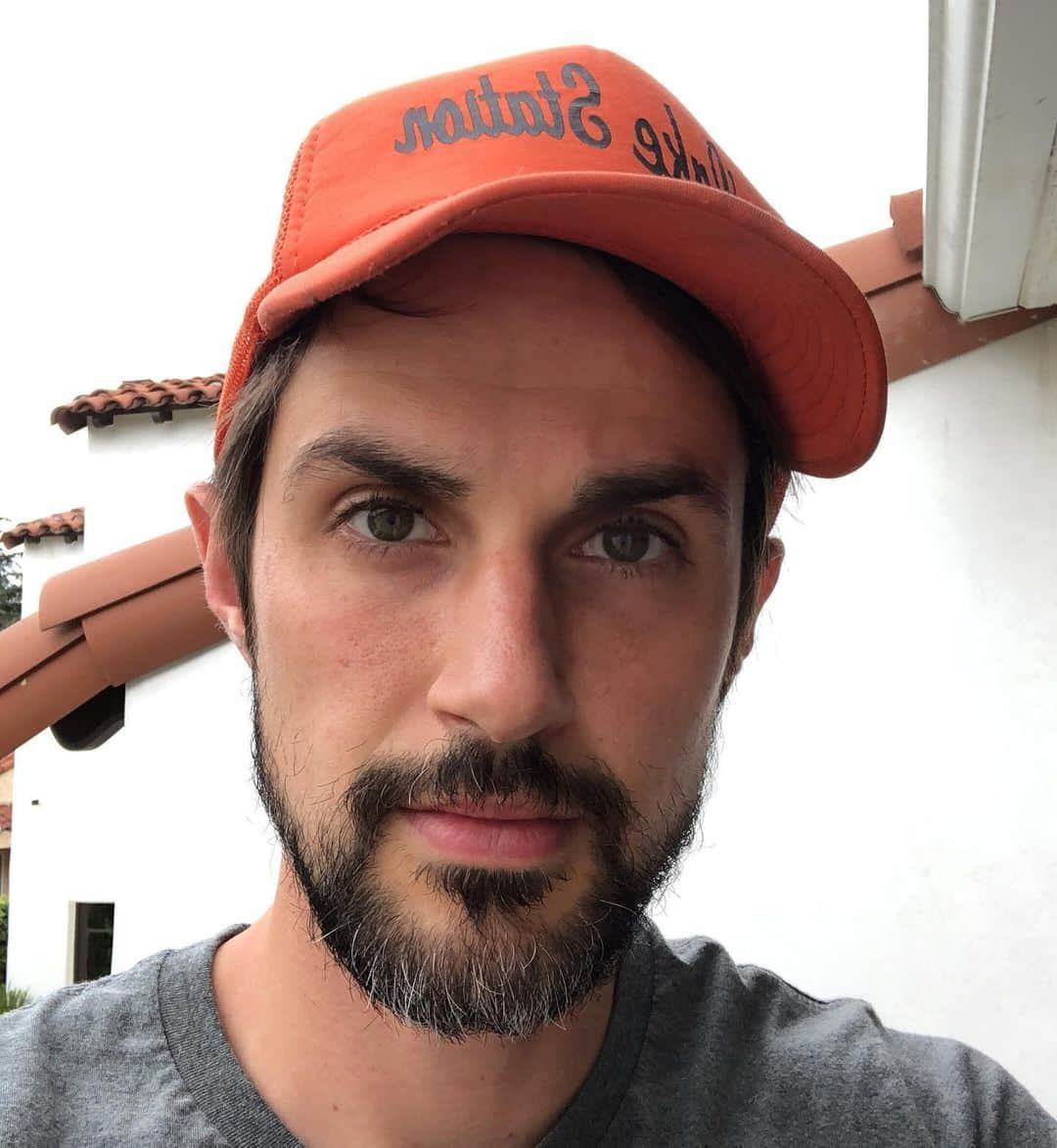 アンドリュー・J・ウェストのインスタグラム：「Like many of you, over the past week or so I’ve committed myself to listening, reading, and thinking about the issues that we’re facing and taking more seriously some convictions that I’ve held for a while.  I’m convinced that gun law reform is crucial if we’re serious about moving in the right direction. So - this National Gun Violence Awareness Day, I #wearorange to raise awareness of our nation’s gun violence crisis, which reflects and intensifies long-standing racial inequities in America. Black Americans are 10x more likely to die by gun homicide than white Americans. Visit @Everytown for more info on common sense gun law reform.」