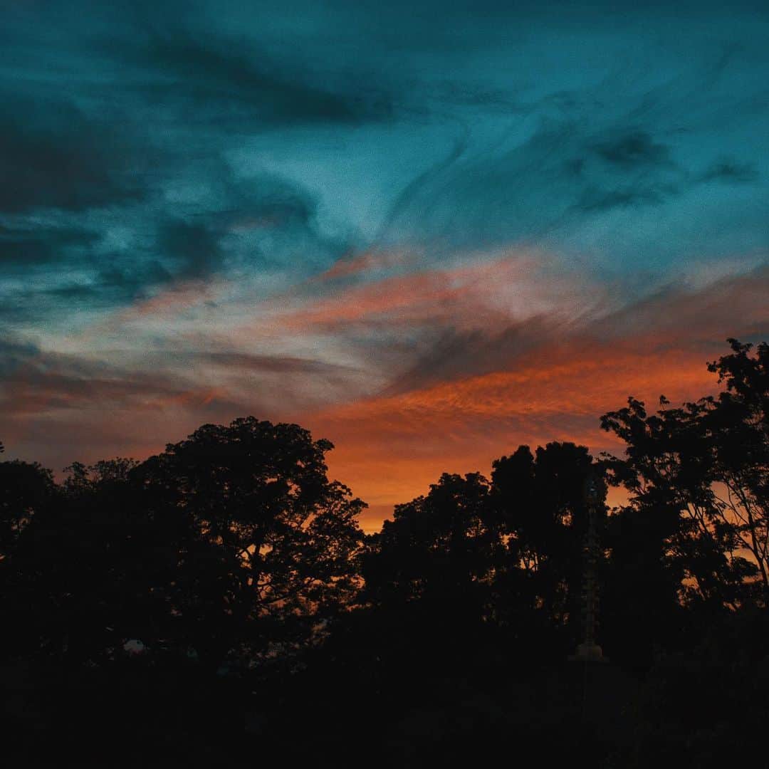 林信行のインスタグラム：「#TheColoursOfTheSky」