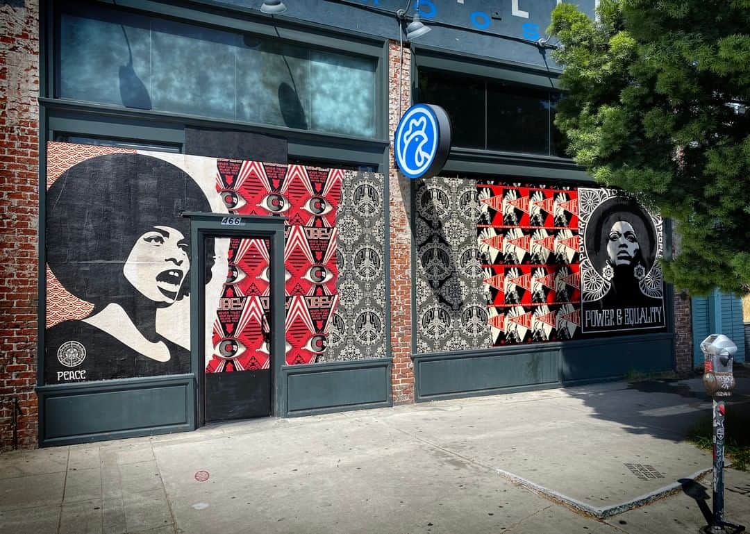 Shepard Faireyのインスタグラム：「I was very happy that Blue Rooster @blueroosterart, an art store where I often buy supplies, offered me a space to put up some art in solidarity with the protests for social justice. Please support Blue Rooster as they are independent and face serious financial challenges as most businesses do during Covid. Thanks to Rob Zagula and Luka Densmore for their help with the art install!⁠ -Shepard」