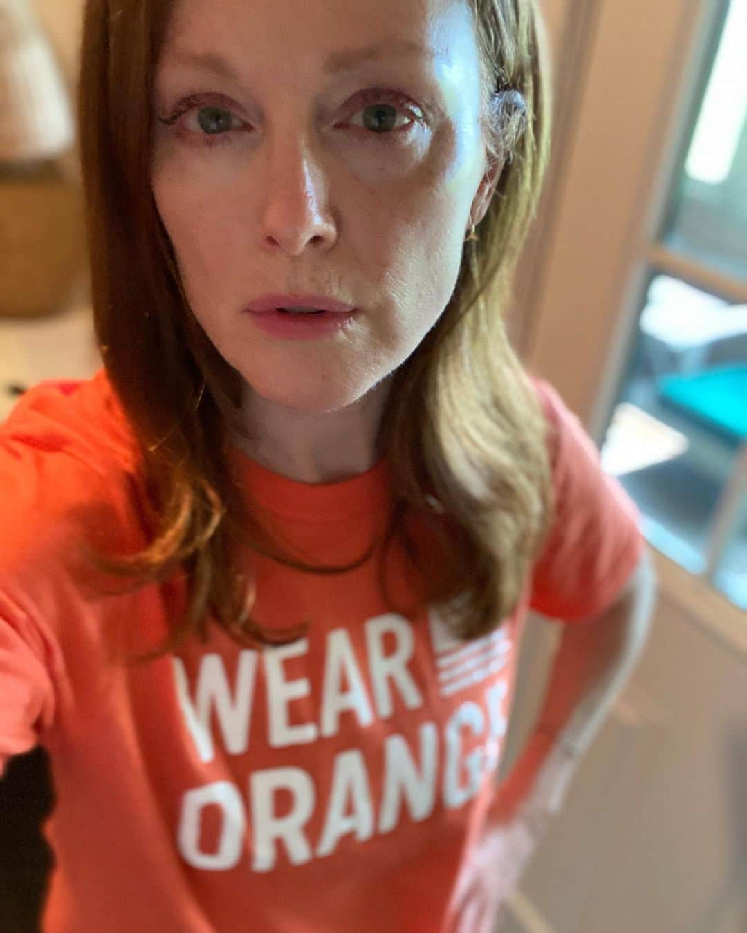 ジュリアン・ムーアさんのインスタグラム写真 - (ジュリアン・ムーアInstagram)「Today, on National Gun Violence Awareness Day, I #WearOrange to bring attention to the deadly intersection of racism, white supremacy, and gun violence in America, where Black people are 10x more likely to die by gun homicide than white people.  @everytown @momsdemand @studentsdemand 🧡」6月6日 3時23分 - juliannemoore