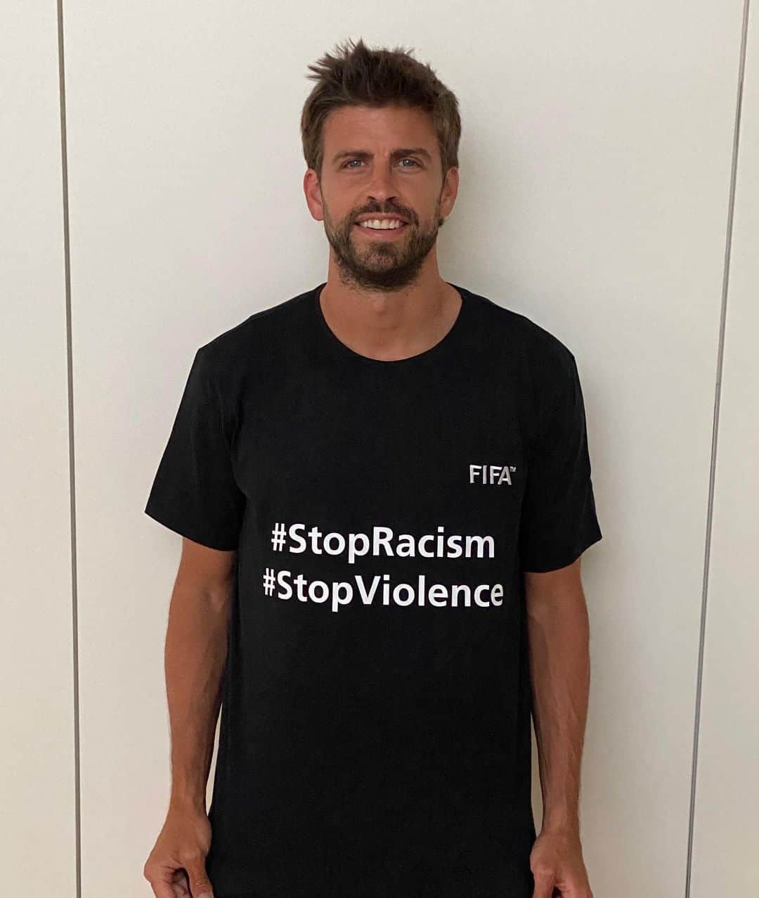 ジェラール・ピケさんのインスタグラム写真 - (ジェラール・ピケInstagram)「#StopRacism #StopViolence」6月6日 4時25分 - 3gerardpique