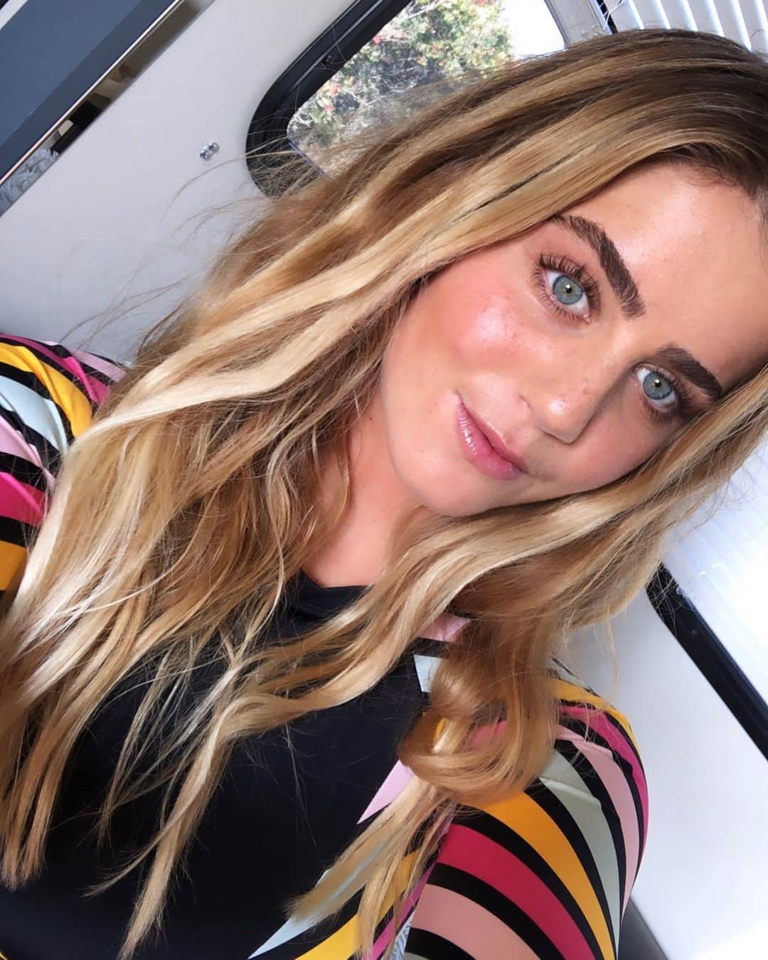 キャロライン・マークスのインスタグラム：「😘」