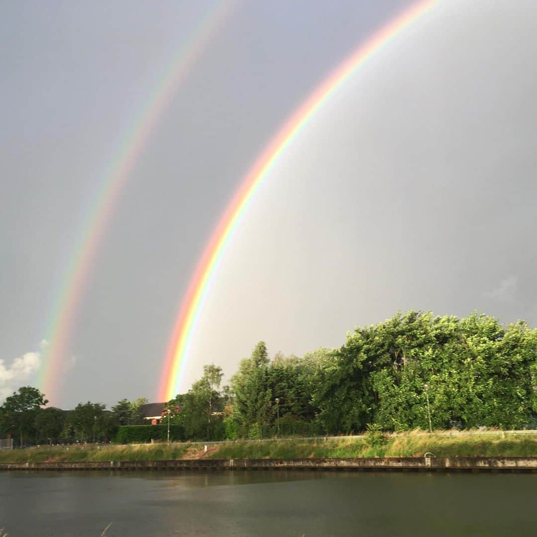 ジャンポールレスパナールのインスタグラム：「. Double rainbow hysteria. ❤️🧡💛💚💙💜」