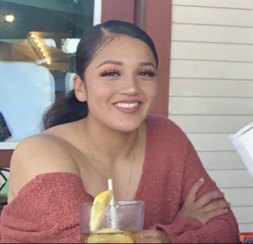 ゼリカ・シルバーのインスタグラム：「Vanessa Guillen is a 20 year old US Army soldier that went missing on active duty at the Fort Hood military base on APRIL 22, 2020. It has been more than a month without knowing anything about her. Her mom shared that Vanessa was being SEXUALLY HARRASED by her Sargeant. Vanessa filed multiple reports but no one believed her. Her mom asked Vanessa for the Sargeant’s name but Vanessa said she didn’t want to endanger her because the base is heavily gang affiliated! WTFFF?!!! Vanessa needs to be found. She is serving her country. She is supposed to be safe while doing so.  She needs 100,000 signatures to get the attention of Congress! PLEASE sign the petition. The link is in my bio. You have to verify your email after signing.  #findvanessaguillen #missingpersons #forthood」