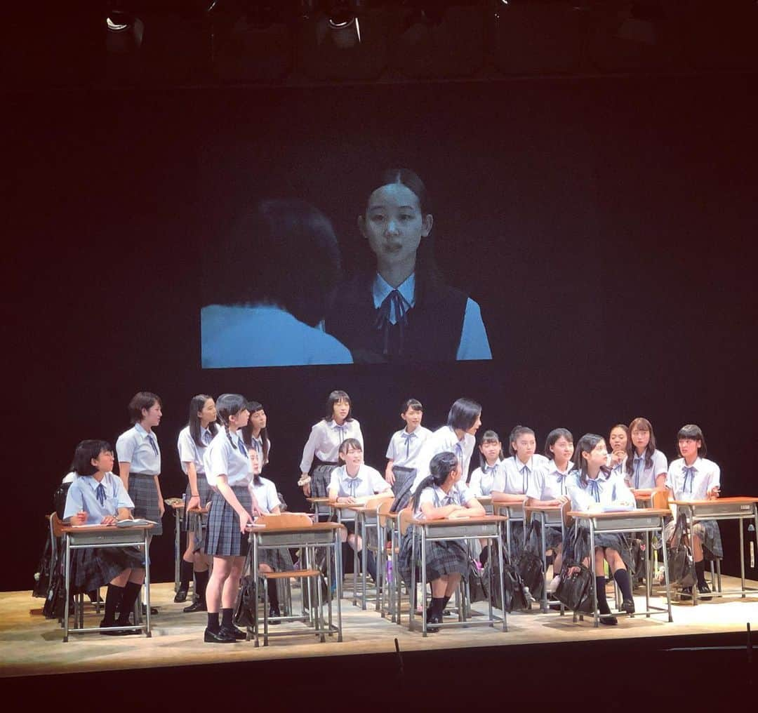 本広克行さんのインスタグラム写真 - (本広克行Instagram)「【転校生】2019年女子校版（上演時間：約75分） 6月6日(土)15:00～プレミア配信 https://www.youtube.com/watch?v=7gYY9eo1ulY&feature=youtu.be ※配信終了後～6/13(土)14:59までアーカイブ視聴可能！プレミア配信中にはキャストたちがコメンタリー登場するかも？！【転校生】公式Twitter　https://twitter.com/tenkosei2019　 #転校生同窓会2020」6月6日 6時15分 - kmotohiro