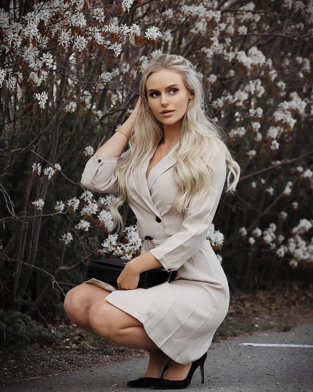 Anna Nyströmのインスタグラム：「Favorite photo - 1 or 2? 🖤」