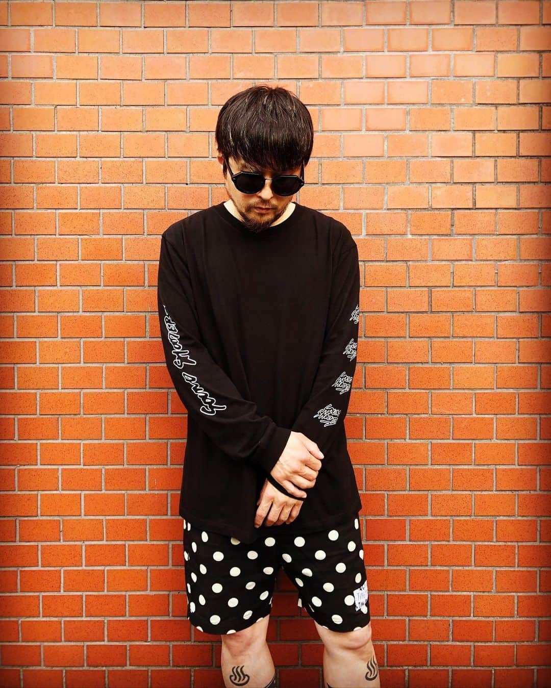 のインスタグラム：「SOUND SHOOTER LONG SLEEVE T-SHIRTS BLACK&WHITE/S~XL/¥4500+tax/  #soundshooter #ロンt #streetfashion #longsleevetshirt #サウシュー #写真展 #グッズ #goods」